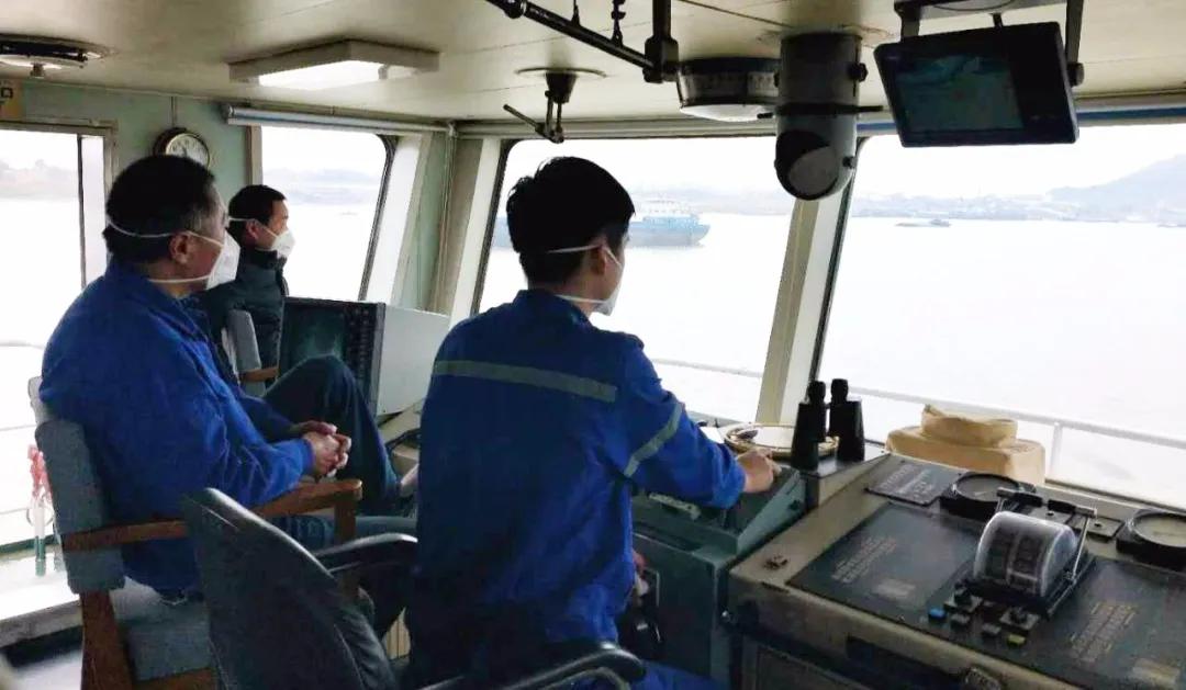 2月24日，“武船拖一號”開赴武昌碼頭待命